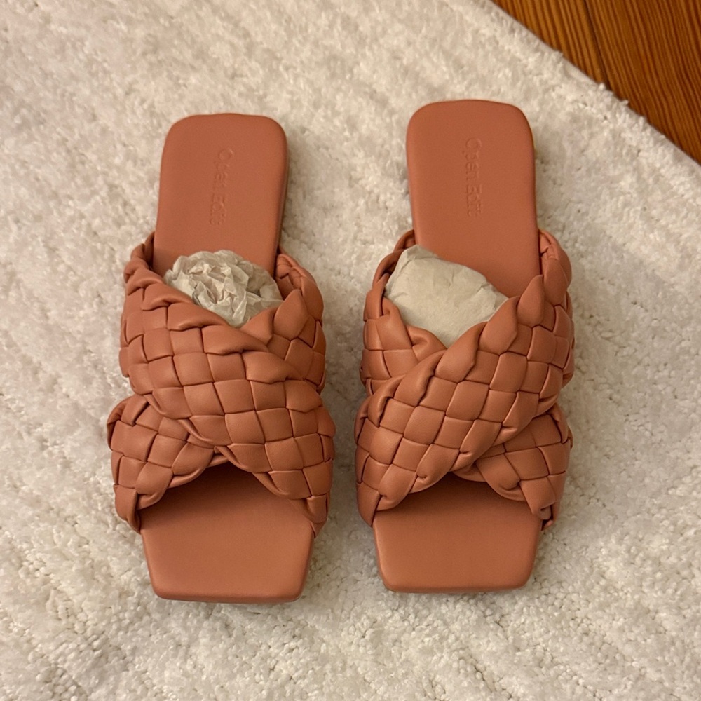 Women's Woven Leather Sandals - pink